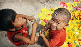 Children play in Cambodian Slum